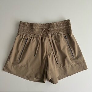 athleta Camden shorts, tan, 0, xs